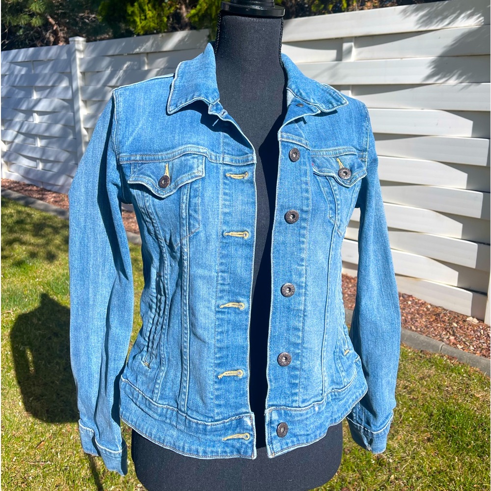Levi’s Woman’s Jean Jacket